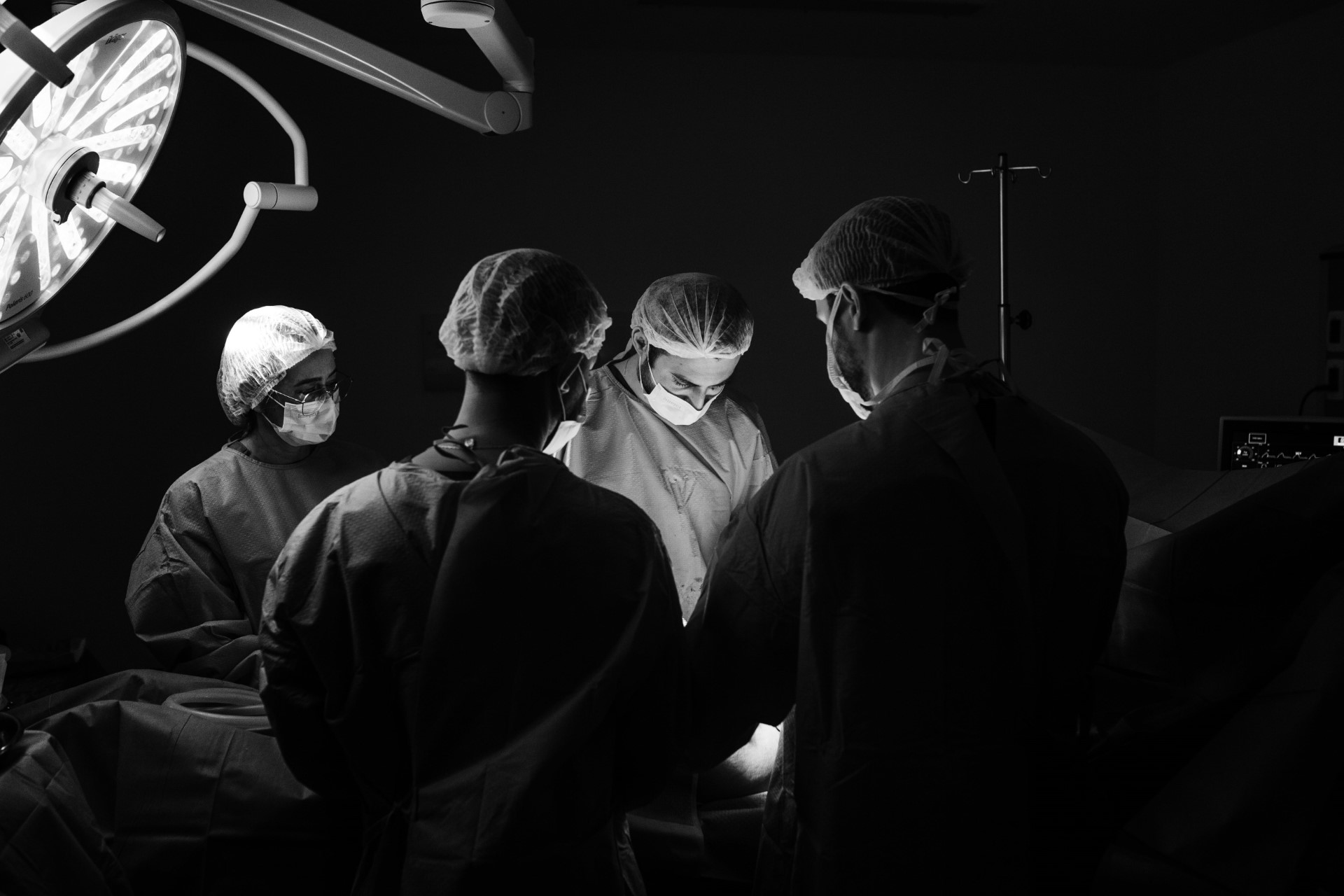 The pros and cons of video-based technologies in the operating room ...